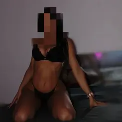 Zina, 19 éves escort szexpartner profilkép