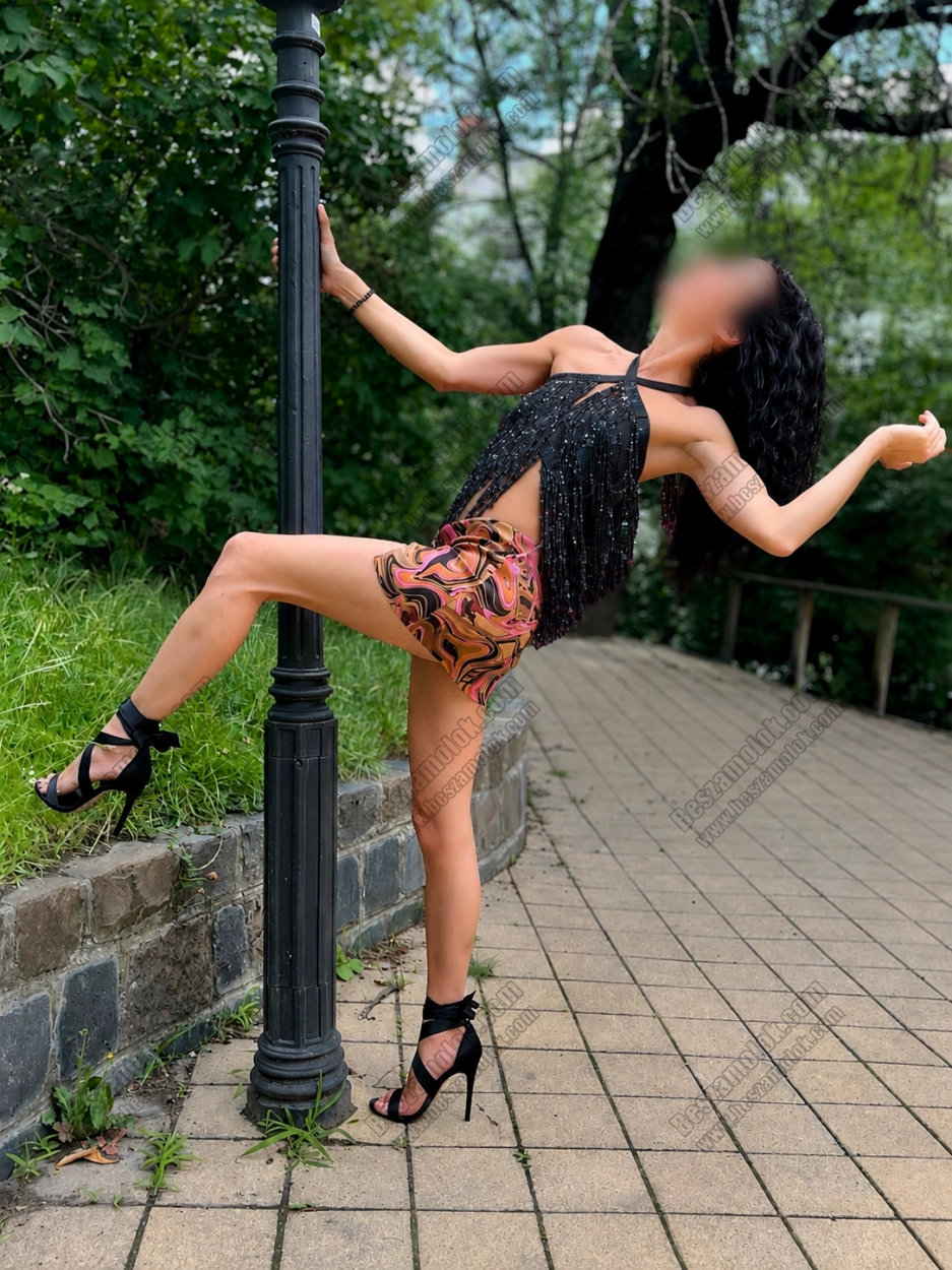 LÉNA - +36 70 548 8817 - levezetes foto
